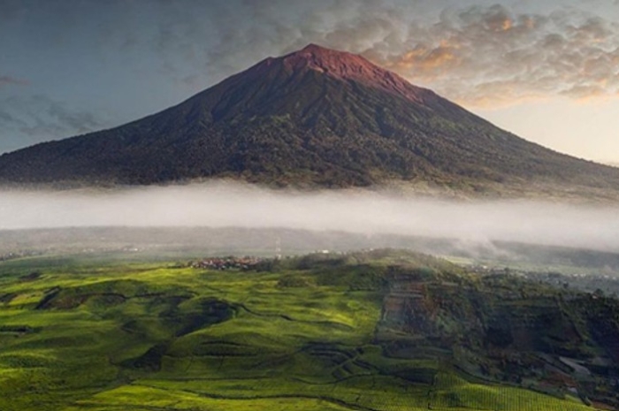 Gunung Kerinci Kembali Dibuka, Pendaki Wajib Waspadai Ancaman Karhutla