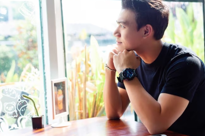 Pria Introvert Tipe Suami Terbaik? Ini 4 Alasan yang Perlu Diketahui