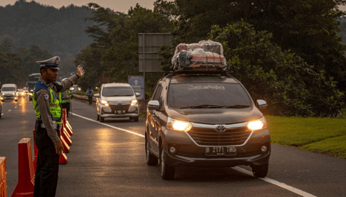 Arus Balik H+7 Lebaran, Belasan Ribu Tiket Kereta Cepat Whoosh Ludes Terjual