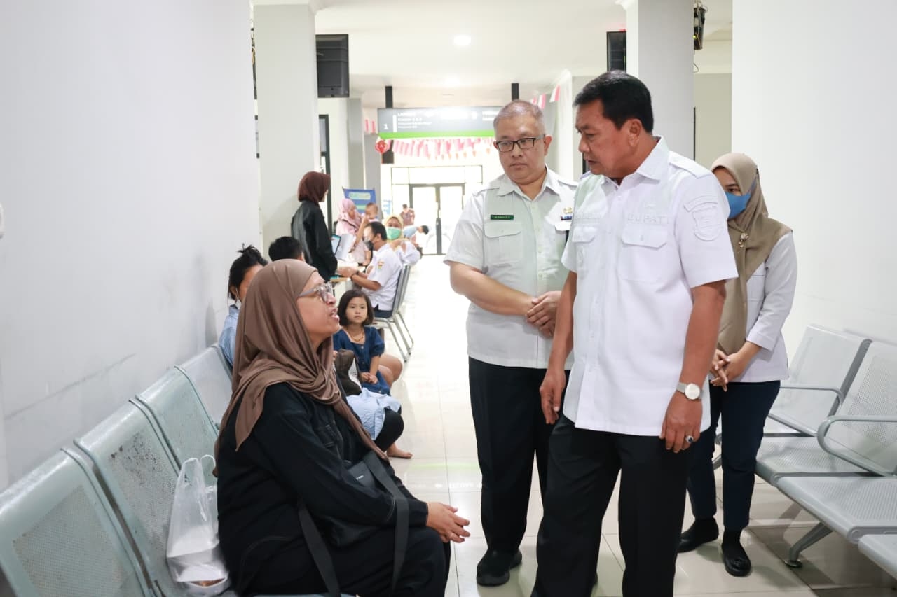 Sidak Puskesmas Binong dan Kelapa Dua, Bupati Tangerang Apresiasi Layanan Cepat dan Bersih