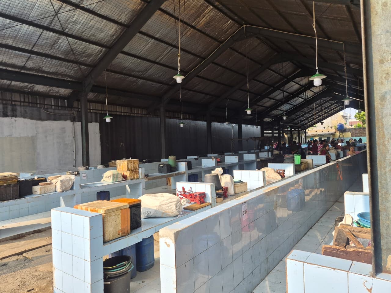 Kondisi Lokbin Kramat Jati Jelang Diresmikan Gubernur Pramono, Pedagang Ikan Bersiap Isi Lapak