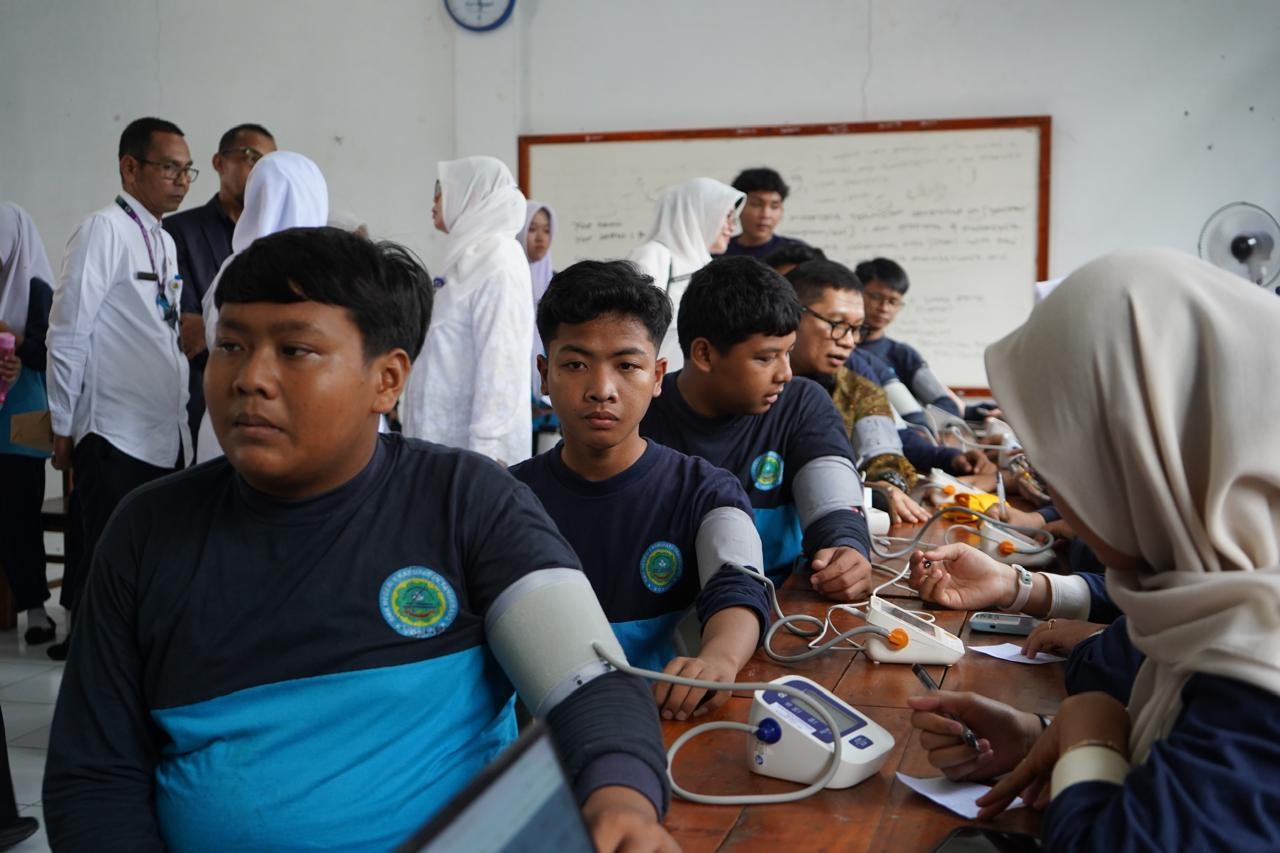 Kampanye GERMAS dan Cek Kesehatan Gratis di SMKN 6 Kabupaten Tangerang, Senam Bersama hingga Pembagian Tablet Tambah Darah