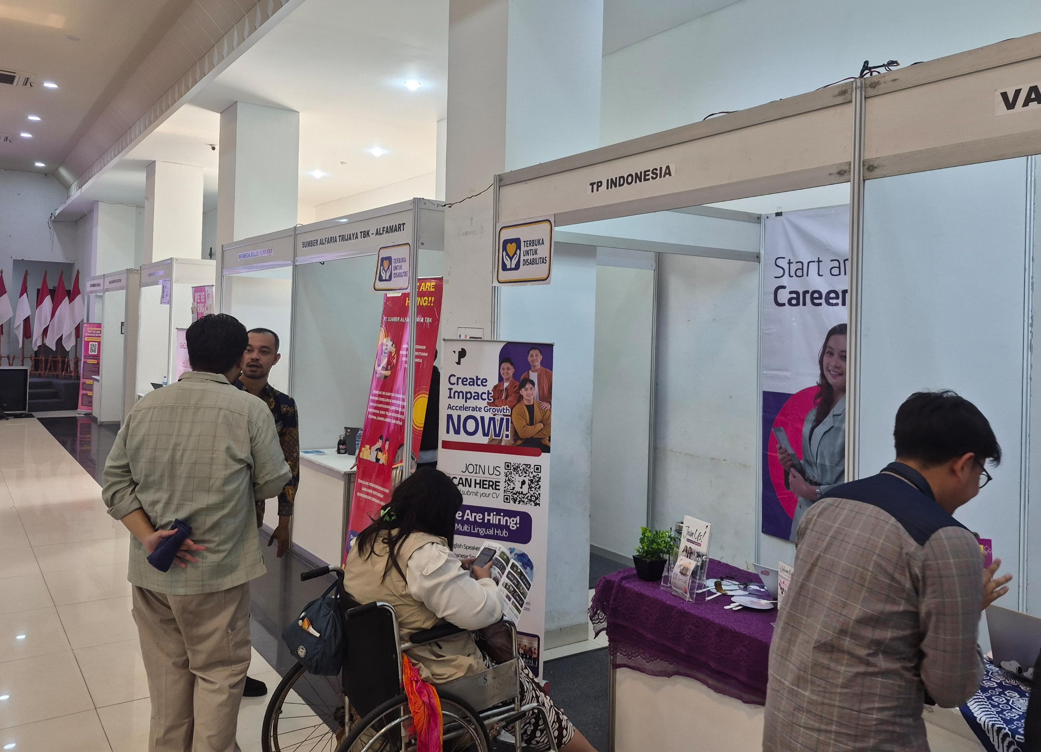 Penyandang Disabilitas Ini Soroti Minimnya Lowongan Khusus di Job Fair Jakbar 2026