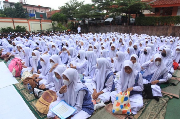 Sekolah Gratis Dibahas, Nasib 12 Juta Siswa Madrasah Swasta Ikut Dipertaruhkan
