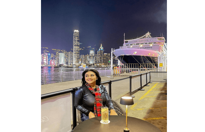 Heboh Objek Misterius Terbang di Langit Hong Kong Tertangkap Kamera Artis Bella Saphira Saat Liburan, Apakah Itu UFO? Cek Foto-fotonya di Sini