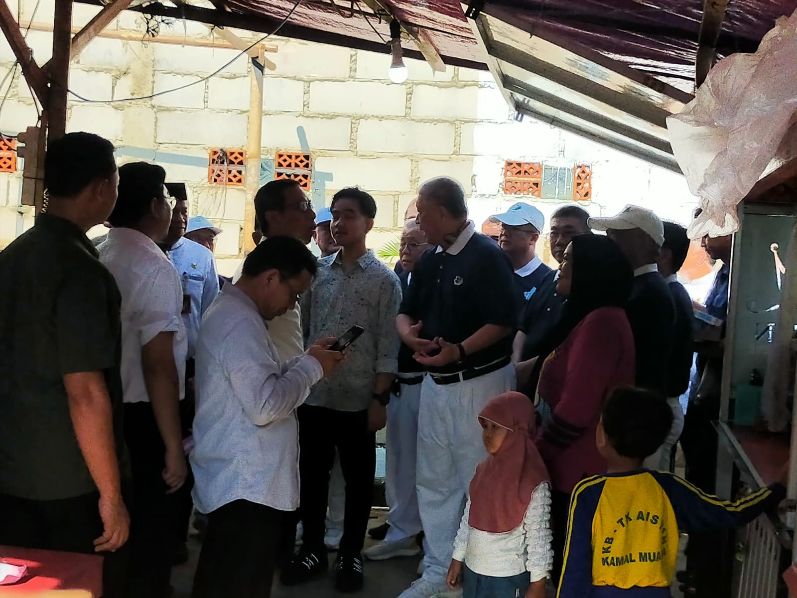 Tinjau Pengerukan Kali Semongol hingga Revitalisasi Kampung Kamal Muara Bareng Heru Budi, Gibran: Dalam Rangka Studi Banding