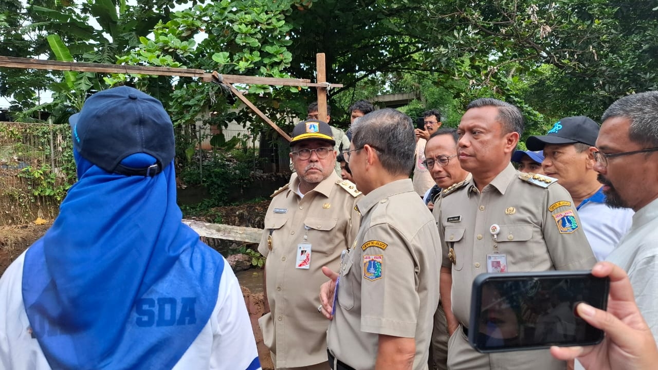 Hari Pertama Kerja, Wagub Rano Karno Tinjau Kali Krukut: Pengerukan Kali Jadi Program Prioritas 100 Hari, Upaya Tangani Masalah Banjir