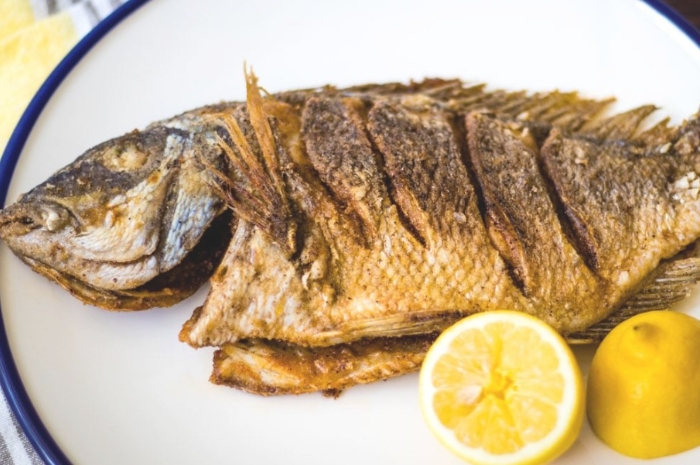 Jangan Sampai Gagal Lagi, Inilah Tips Goreng Ikan Tanpa Lengket di Wajan Penggorengan!