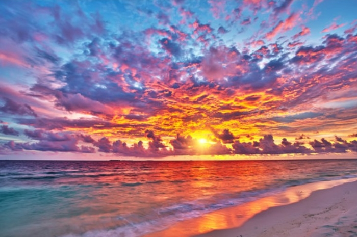 5 Spot Sunset Tersembunyi di Jakarta yang Bikin Kamu Lupa Macet