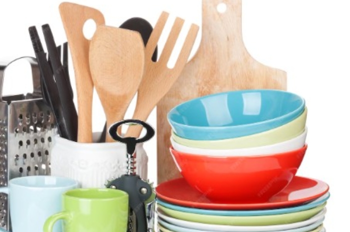 Dari Wajan Teflon hingga Wadah Plastik, Ini Peralatan Dapur yang Perlu Kamu Ganti