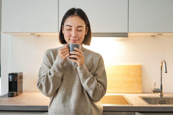 Efek Tak Terduga Minum Teh Setelah Bangun Tidur ketika Perut Kosong