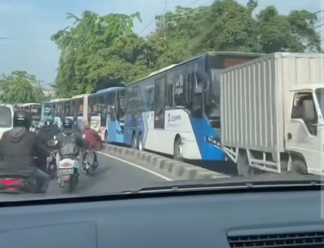 Gangguan Layanan Transjakarta Koridor 13 Hari Ini, Rute 13B, L13E, dan JAK 107 Terdampak Proyek Galian