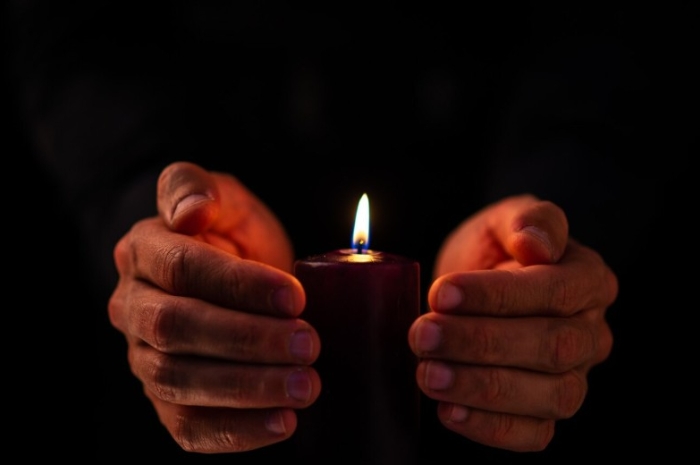 Tahun Baru di TMII Tanpa Kembang Api tapi Diganti dengan Doa Seribu Lilin yang Bikin Haru