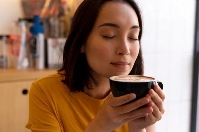 Jangan Salah! 5 Kebiasaan Minum Kopi Ini Diam-Diam Bahayakan Kesehatanmu