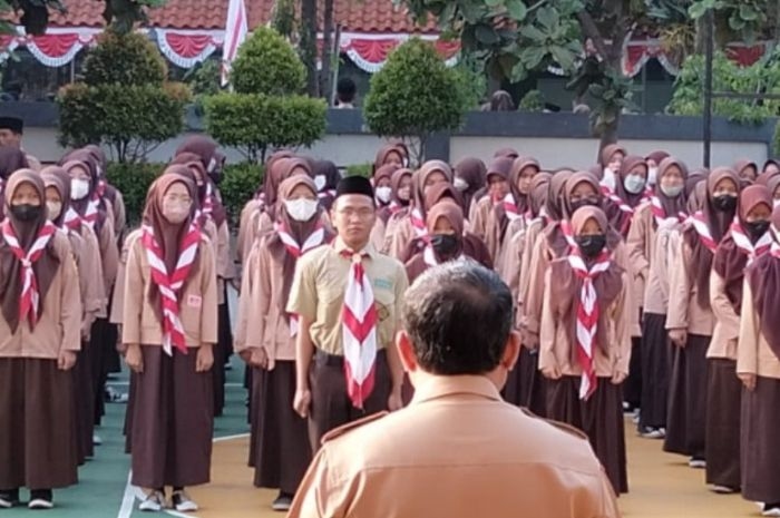 Perkuat Nasionalisme, Kemendikdasmen Wajibkan Ikrar Pelajar dan Lagu Rukun dalam Upacara