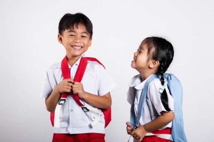 Transisi Hari-hari Pertama Sekolah, Kenali Kesalahan Kecil Orang Tua yang Diam-diam Membebani Anak