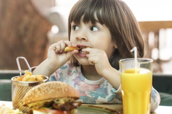 Kenyang Tapi Kekurangan Gizi? Waspada Kelaparan Tersembunyi pada Anak