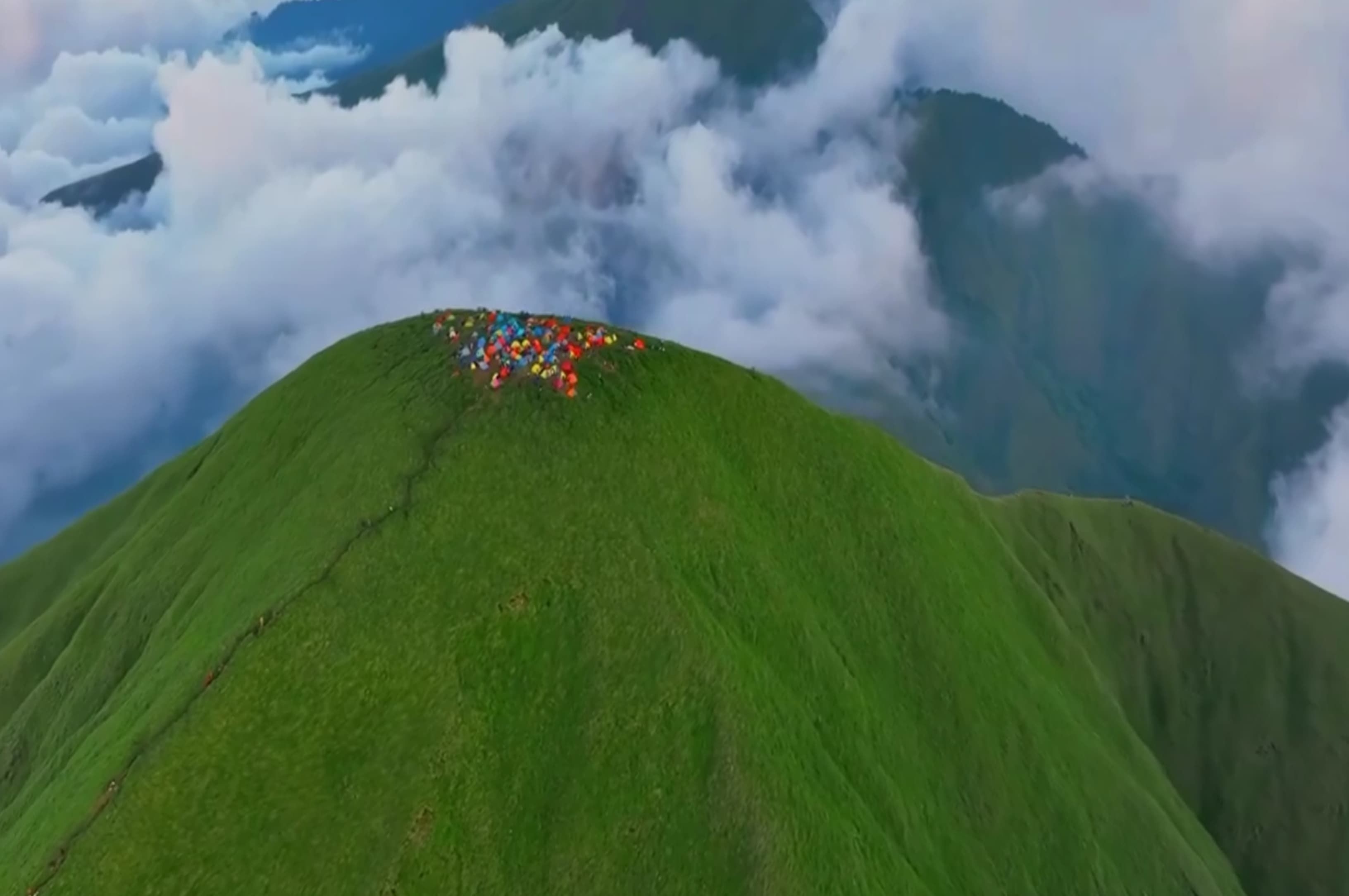 Gunung Anak Dara, Pendakian dengan Jalur Menantang dan Panorama Rinjani yang Memikat