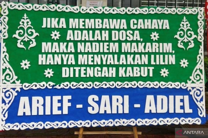 Sidang Korupsi Chromebook, Nadiem Makarim Banjir Karangan Bunga Dukungan