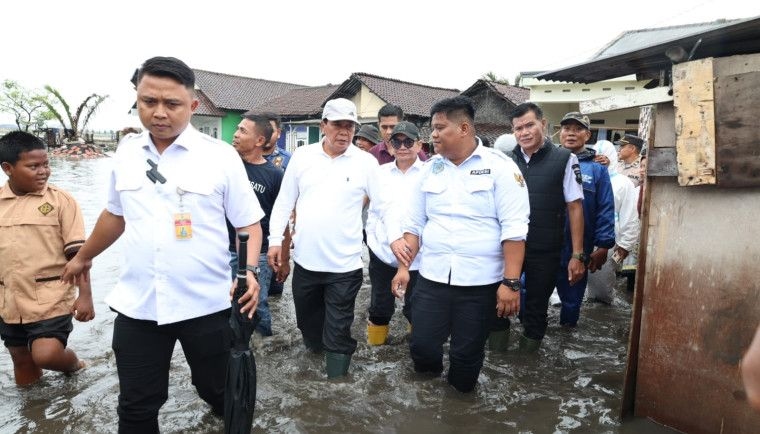 Respon Cepat Aduan Warga, Bupati Tangerang Tinjau Banjir di Desa Lemo Teluknaga, Siapkan Langkah Konkret Penanganan Jangka Pendek hingga Panjang