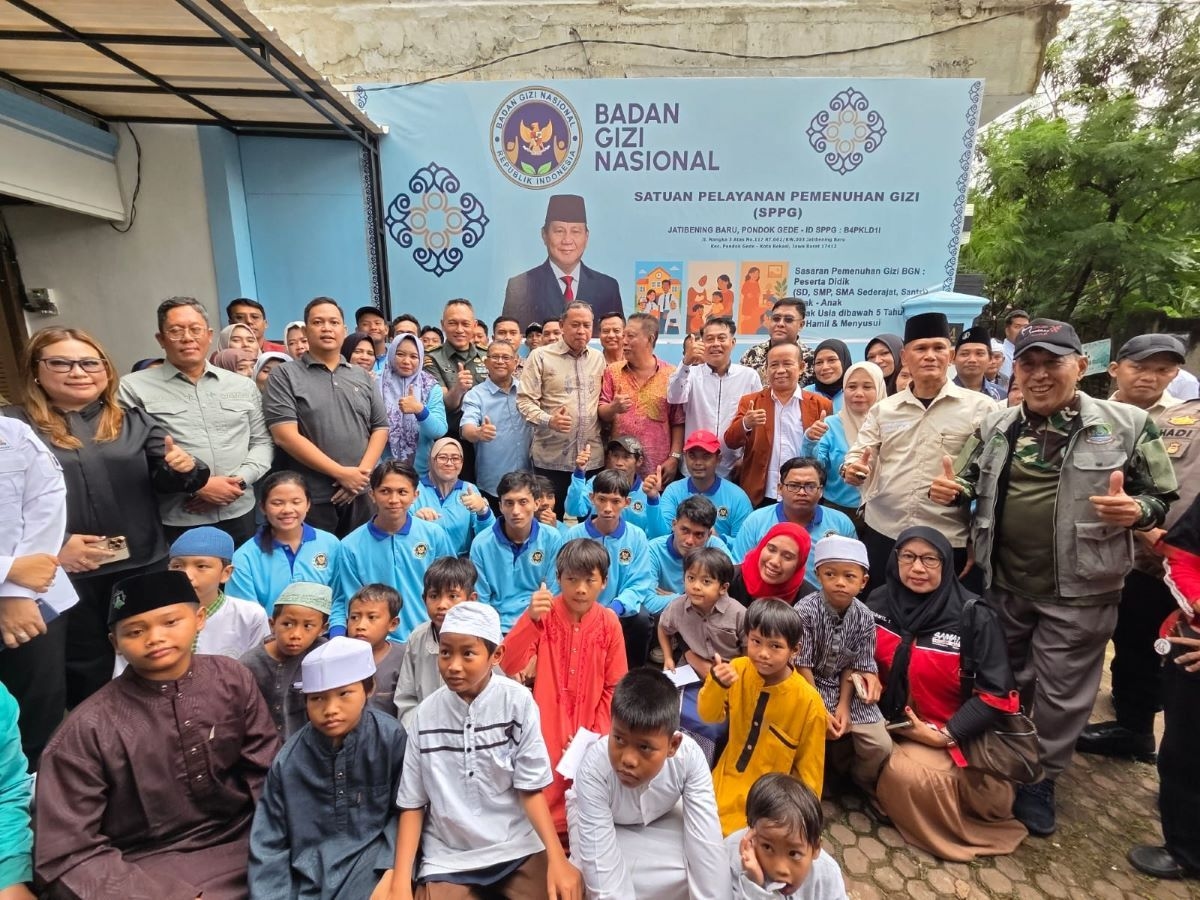 Wali Kota Bekasi Bersama Ketua Kadin Resmikan SPPG Jatibening Baru, Kelola Program MBG Melalui Yayasan Garuda