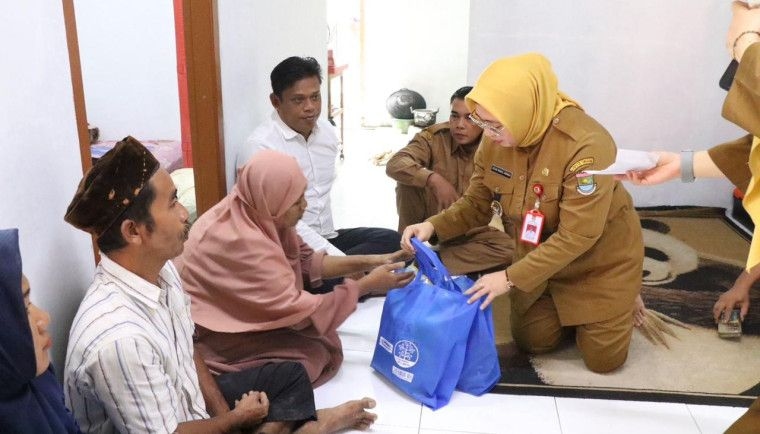 Tinjau Progres Pembangunan RTLH di Desa Pasir Bolang, Wabup Tangerang Juga Serap Aspirasi Warga, Salah Satunya Terkait Air Bersih
