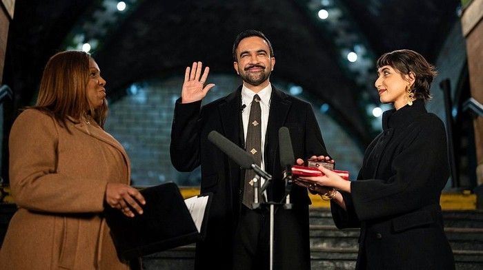 Zohran Mamdani Resmi Dilantik Jadi Wali Kota New York Pertama Beragama Islam, Diambil Sumpah Jabatan di Atas Al-Quran