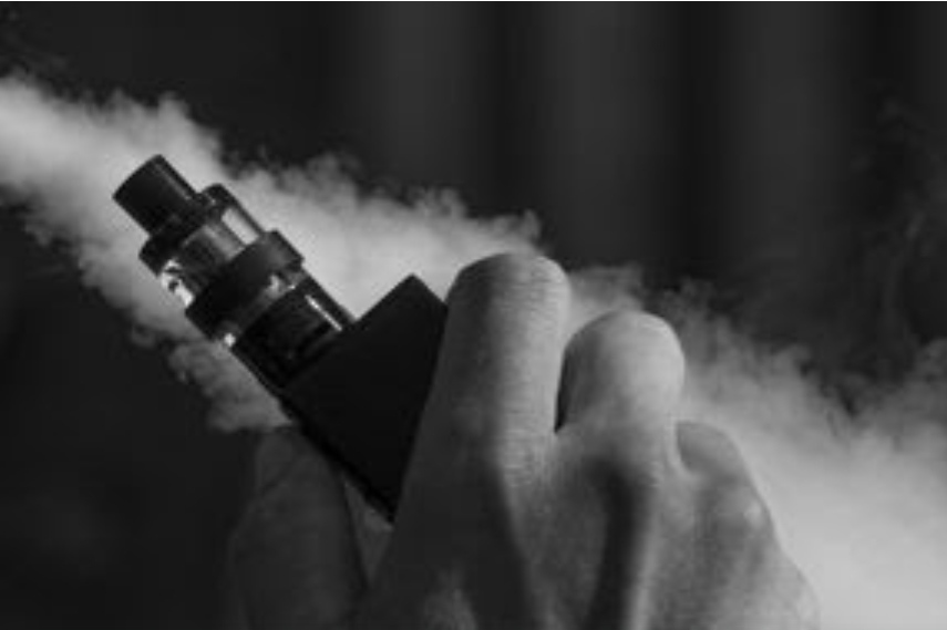 Penelitian: Efek Vape Pada Gigi dan Kesehatan Mulut Cukup Signifikan