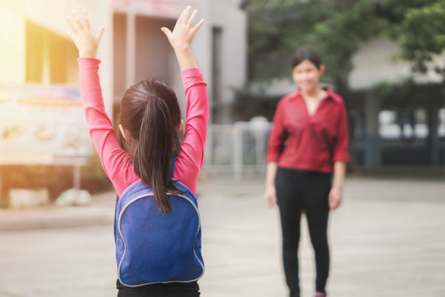 ADA ADA AJE: Bocah SMP Pacaran Sama Mahasiswa, Ditangkap Polisi Pas Mau Kabur Lewat Bandara