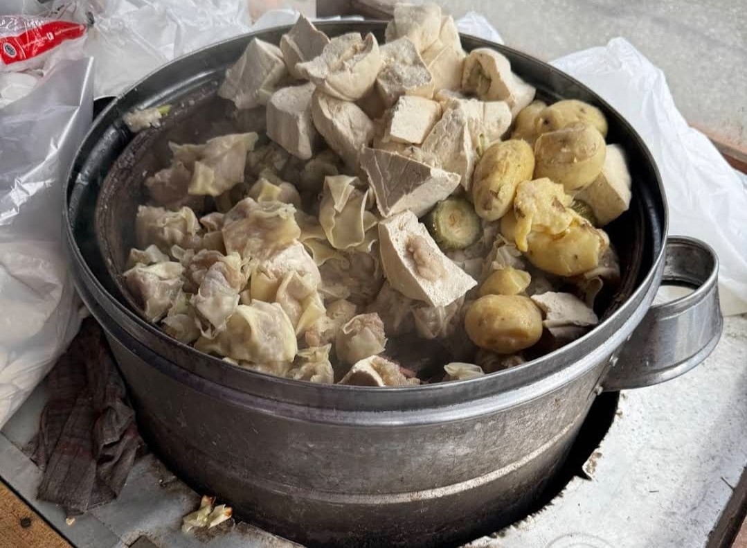 Viral Kuliner PIK, Menjajal Siomai Ikan Tenggiri Rp 10 Ribuan yang Selalu Antre