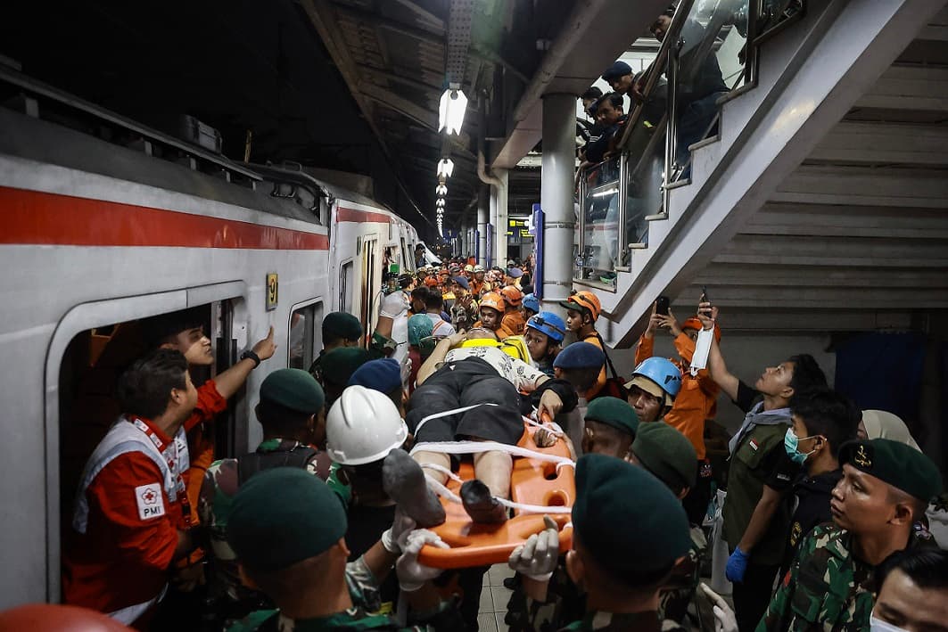 Cek! Daftar 13 Perjalanan Kereta Api Jarak Jauh yang Dibatalkan, Buntut Tabrakan KA Argo Bromo vs KRL di Stasiun Bekasi Timur