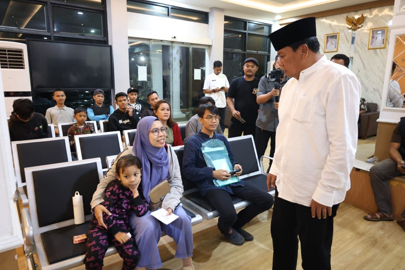 Bupati Tangerang Apresiasi Inovasi Kecamatan Curug Buka Layanan Hingga Malam, Karena Mayoritas Warganya Kerja di Industri Hingga Sore