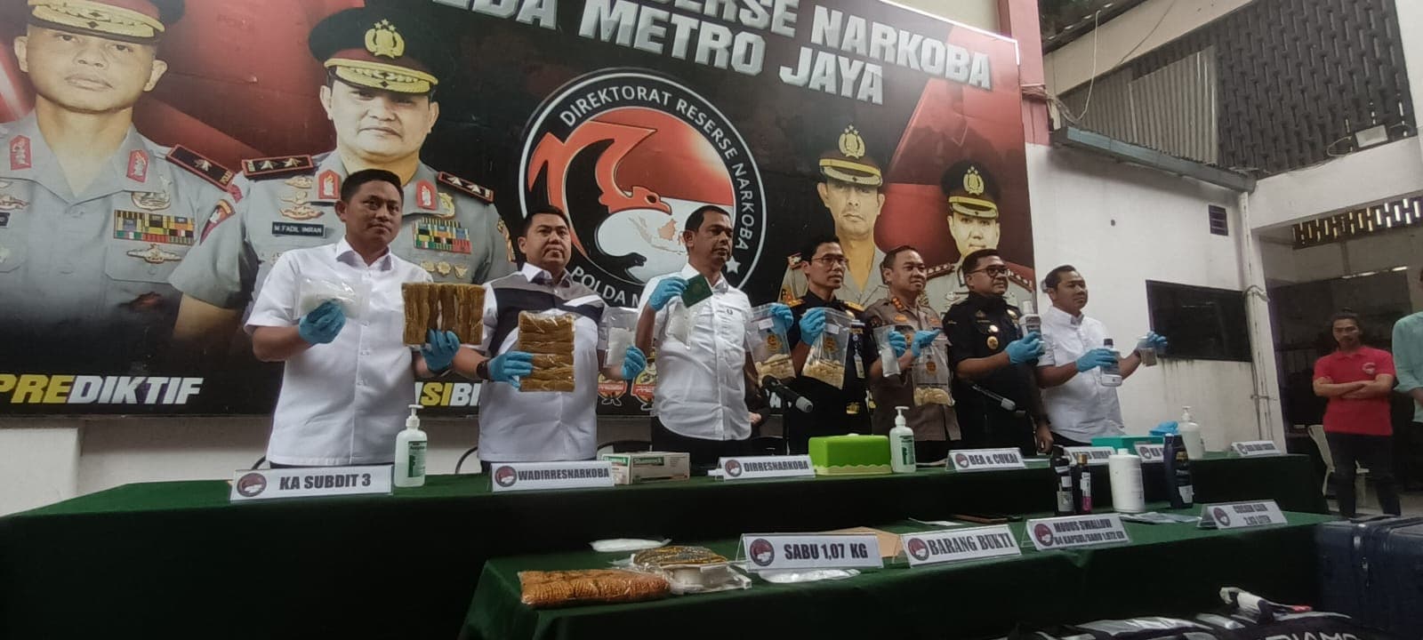 Polisi Bersama Bea dan Cukai Gagalkan Penyelundupan Kokain Senilai Rp 20 Miliar