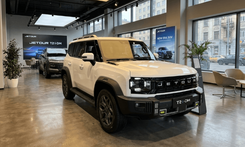 SUV Boxy Premium Jetour T2 i-DM Tawarkan Estetika Pintu Bagasi Swing dan Dashboard Simetris Elegan untuk Pecinta Petualangan