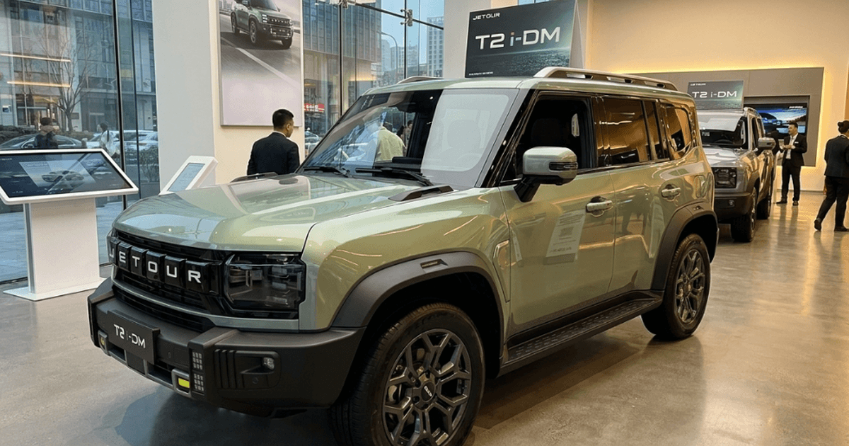 Masuk ke Kabin Jetour T2 i-DM, Pengemudi Langsung Disambut Dashboard Simetris Bergaris Tegas dan Material Premium yang Elegan