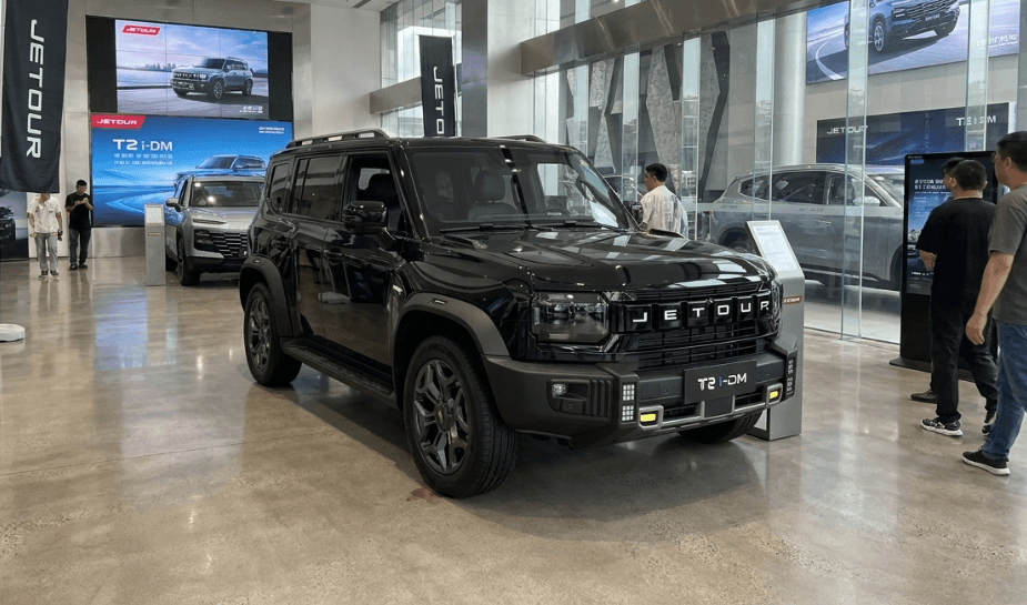 Jetour T2 i-DM Tampil Beda dengan Dashboard Simetris Tegas, Hadir dalam 5 Pilihan Warna Menarik