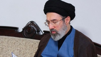 Mengapa Ayatollah Mojtaba Khamenei Tak Menghadiri Pemakaman Ayahnya Mantan Pemimpin Tertinggi Iran Ali Khamenei? Ternyata Ini Alasannya