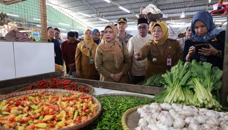 Jelang Idul Fitri, Wabup Tangerang Pantau Harga Pangan di Pasar Cisoka, Temukan Kenaikan Signifikan pada Cabai Rawit Merah