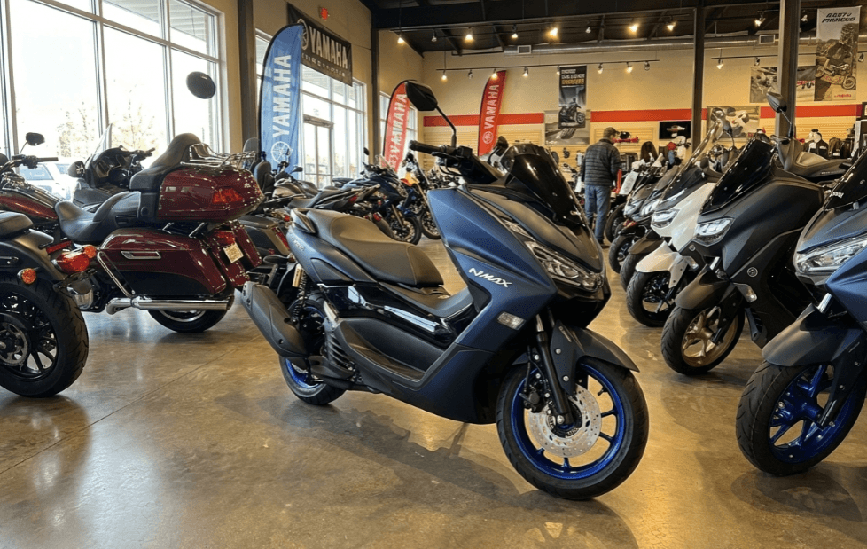 Bikin Kompetitor Panas Dingin, Yamaha NMAX 2026 Kombinasikan Akselerasi Instan Y-Shift dan Suspensi Tabung Super Nyaman