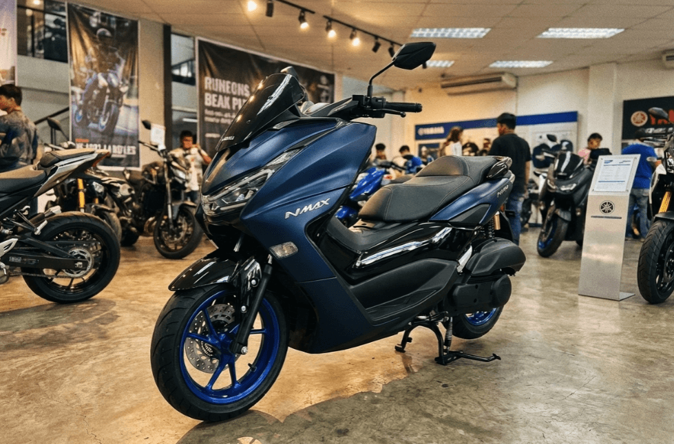 Skutik Gaya Modern Yamaha NMAX 2026 Tampilan Makin Sporty dengan Warna Ceramic Grey, Jadi Gak Keliatan Jadul Lagi!