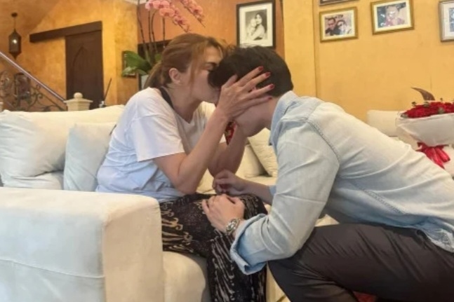 Teuku Rassya Sungkem dan Peluk Hangat Tamara Bleszynski