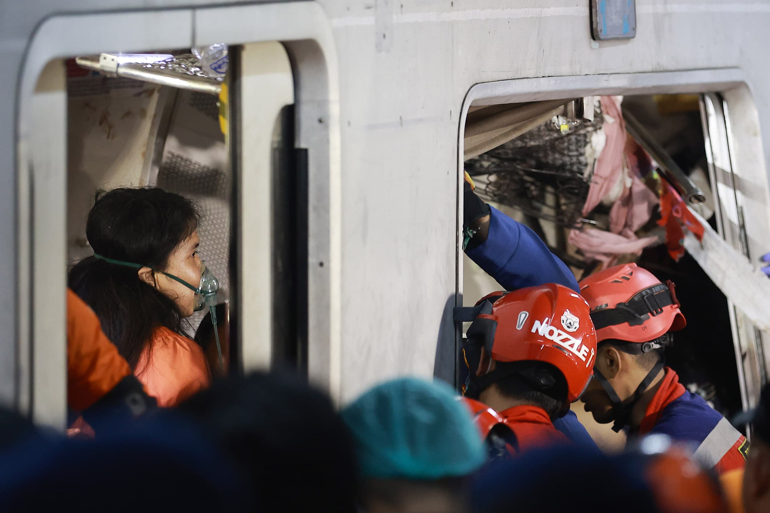 Update Korban Tabrakan KRL vs KA Argo Bromo di Bekasi Timur: 15 Orang Meninggal Dunia, 53 Masih Dirawat
