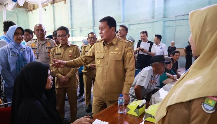Peringati HUT ke-80 TNI AU, Bupati Tangerang Hadiri Bakti Sosial Kesehatan yang Digelar Satrad 401 Tanjung Kait