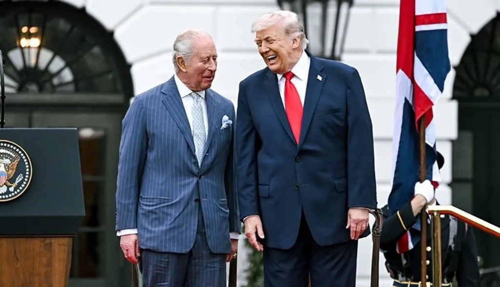 Balas Sindiran Trump, Raja Charles III: Tanpa Inggris, Anda Bicara Bahasa Prancis