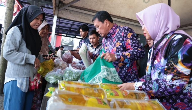 Kendalikan Inflasi, Bupati Tangerang Resmikan Warteksi Cikupa: Jual Paket Sembako Murah Diskon hingga 50 Persen