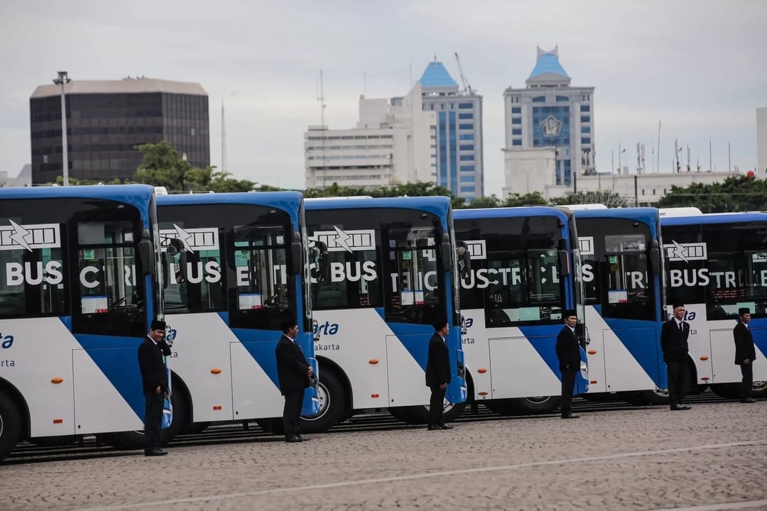 Tekan Polusi Udara di Jakarta, Gubernur Pramono Targetkan 10.000 Bus Listrik pada Tahun 2030