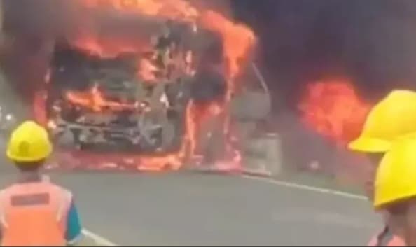 Kecelakaan Maut Bus Tabrak Truk Tangki BBM, 16 Korban Meninggal Terjebak Api