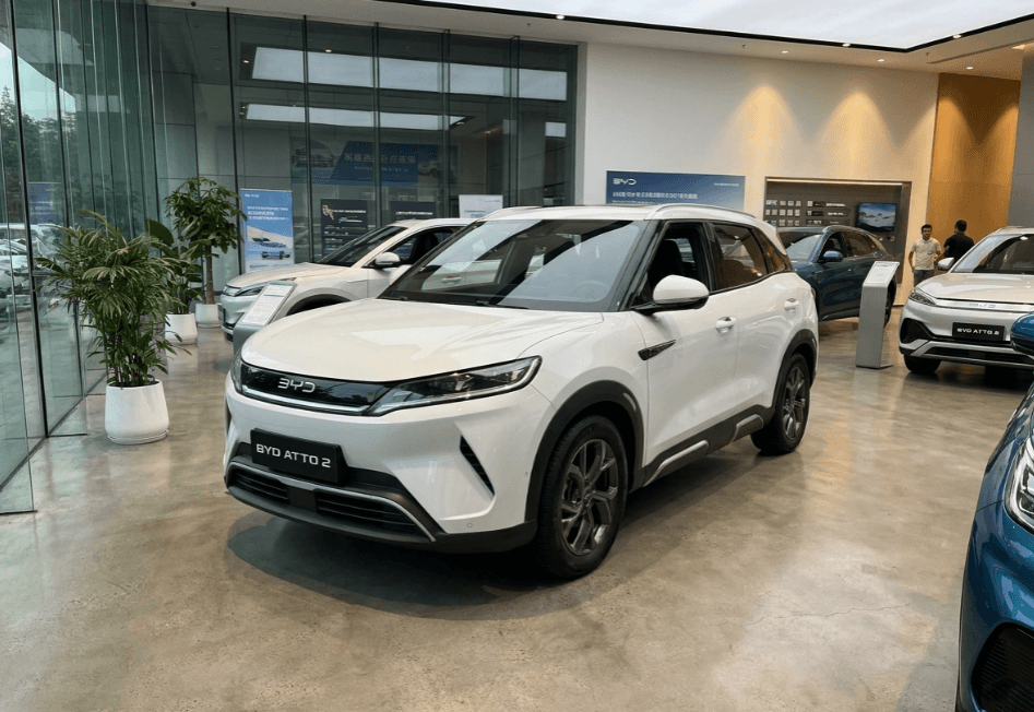 BYD Atto 2 Mulai Mengancam Jaecoo J5 dan Chery Omoda E5, SUV Kompak Listrik Ini Punya Tenaga Buas dan Interior Mewah Bermaterial Soft Touch