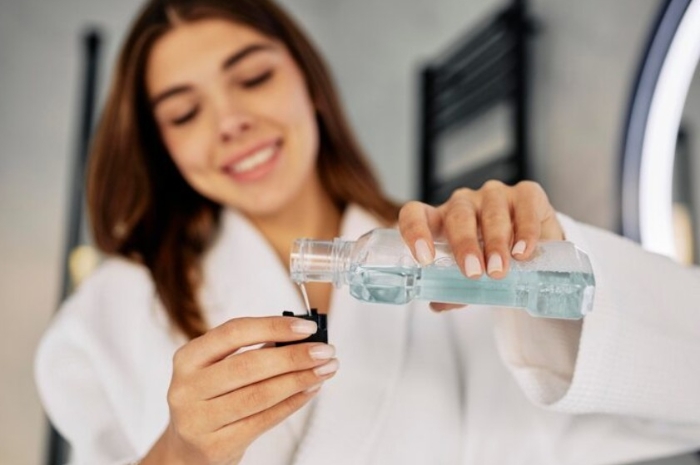 Jangan Asal Pilih, Ini Cara Memilih Mouthwash yang Tepat agar Terhindar dari Bau Mulut