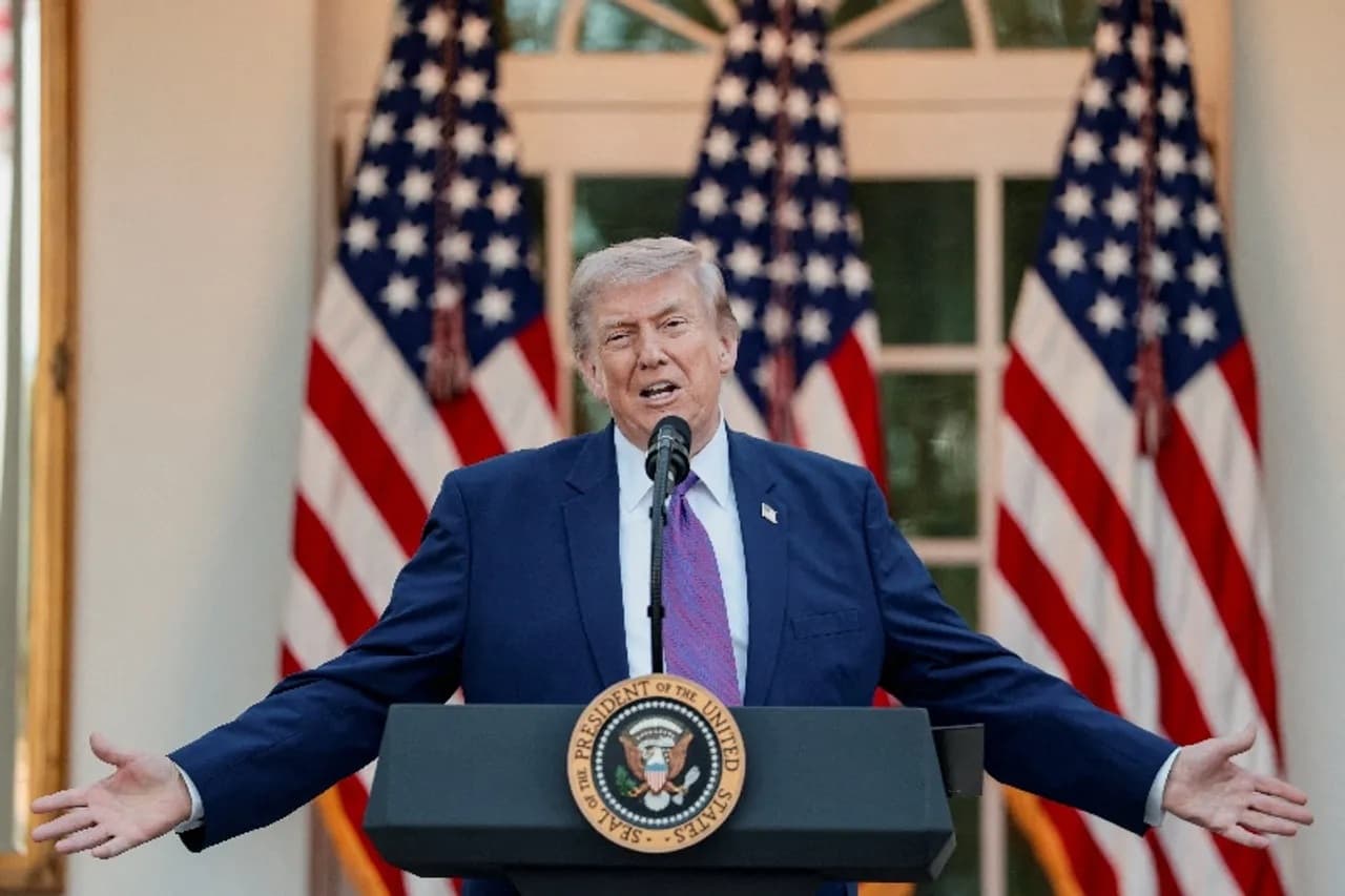 Gedung Putih Memanas: Trump Kritik Resolusi Senat Saat Publik AS Mulai Jenuh dengan Perang Iran